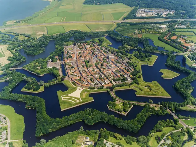 Aerial photograph of Naarden showing the star-shaped fortress, its double ramparts and moats